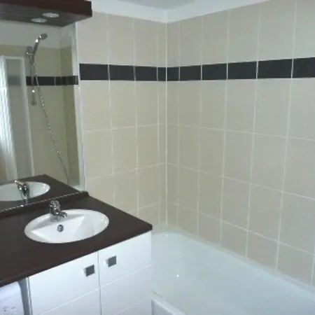 Confort Avec Piscine Et Acces Direct A La - Fr-1-387-74 Марсейан