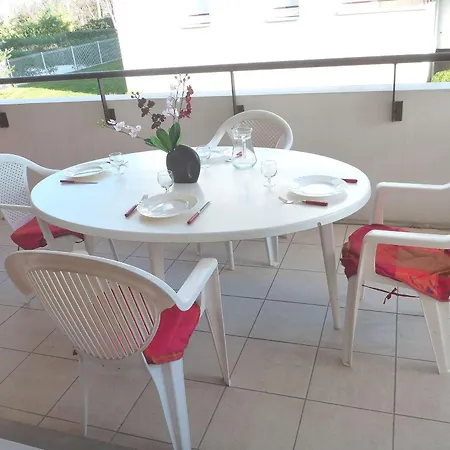Confort Avec Piscine Et Acces Direct A La - Fr-1-387-74 Марсейан