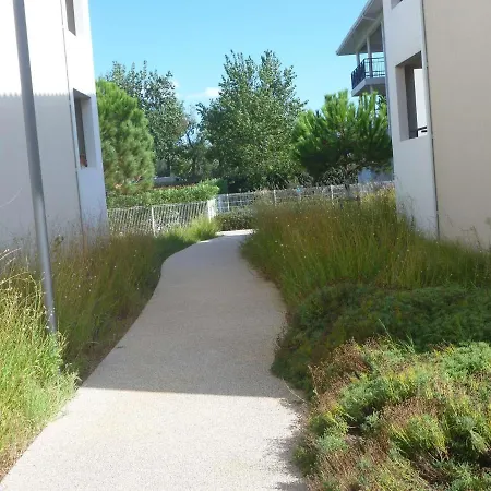 Confort Avec Piscine Et Acces Direct A La - Fr-1-387-74 Appartement *